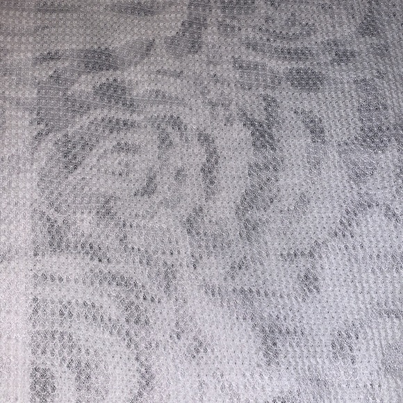 Zip up Lacey hoodie with flowers - Picture 6 of 6